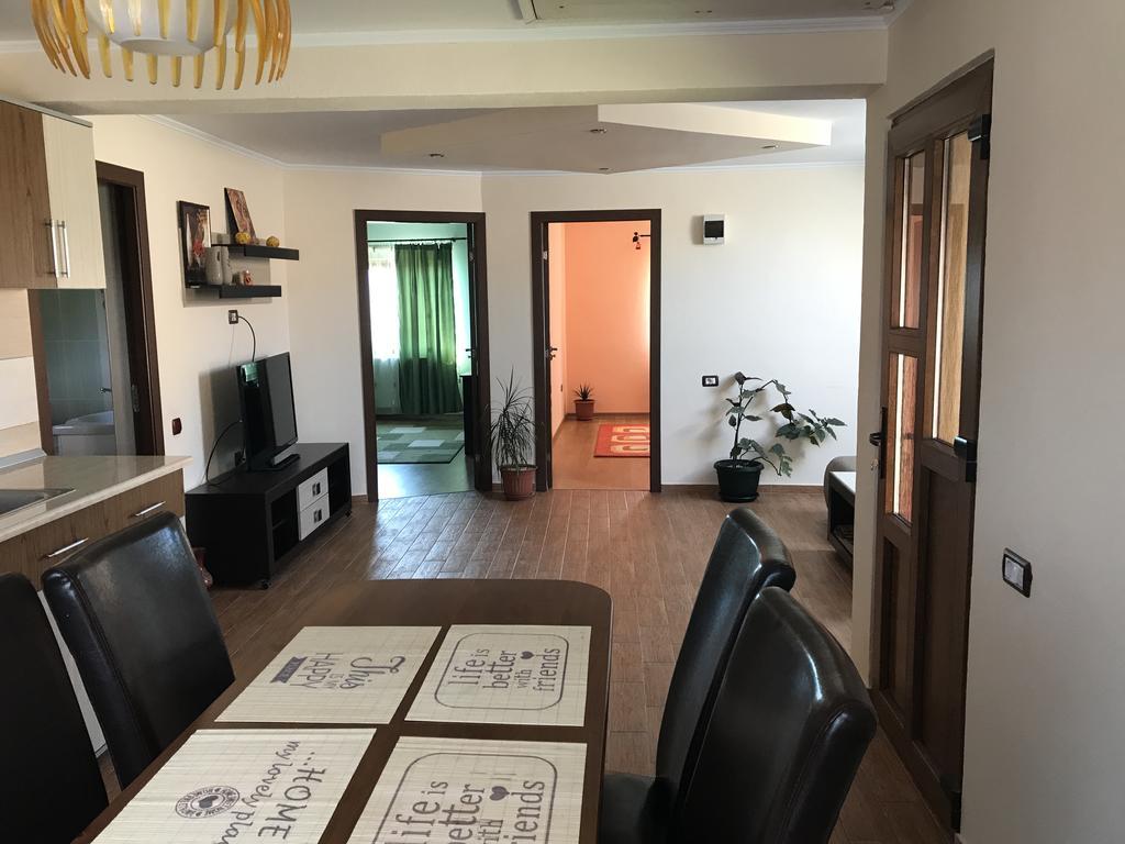 فندق Casa Flori Călimăneşti المظهر الخارجي الصورة
